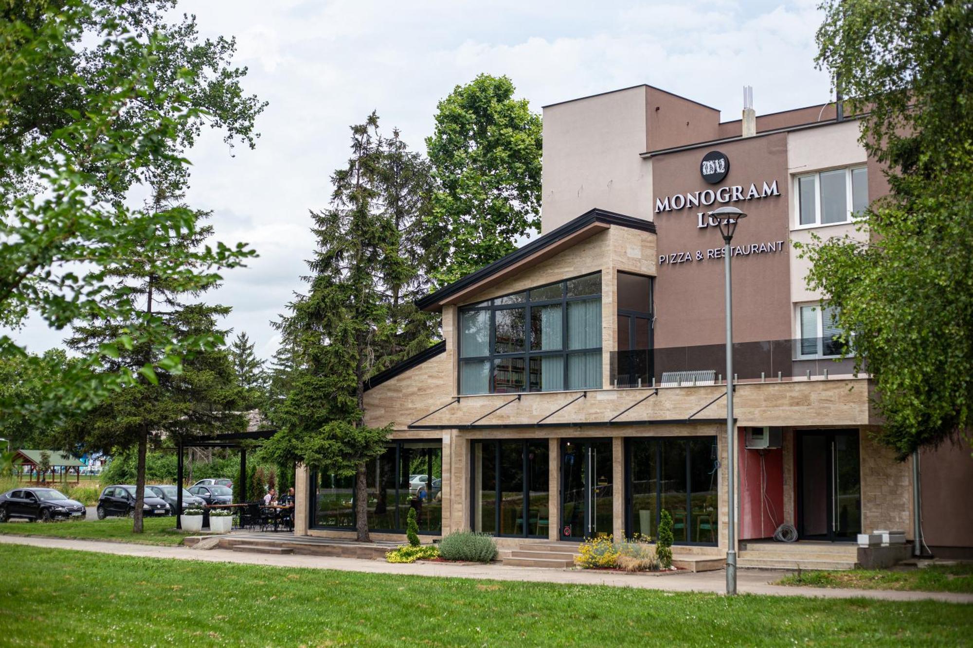 Monogramlux Hotel Indija Exterior photo