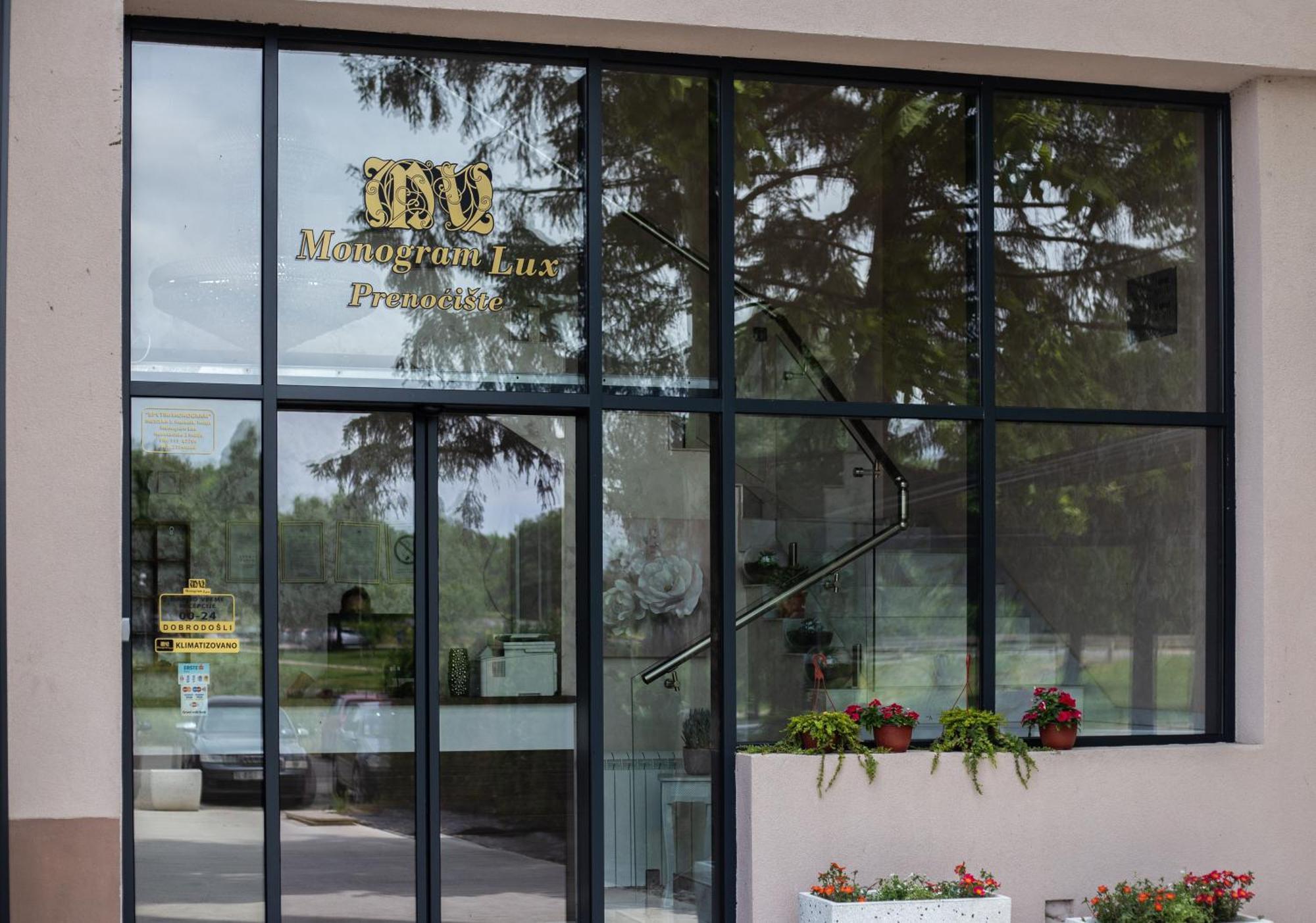 Monogramlux Hotel Indija Exterior photo